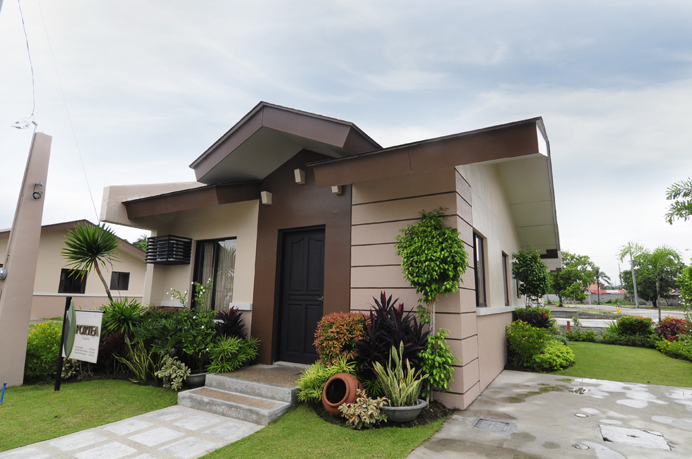 Featured image of post Modern Small Bungalow House Design Philippines / Elevated modern one storey house.